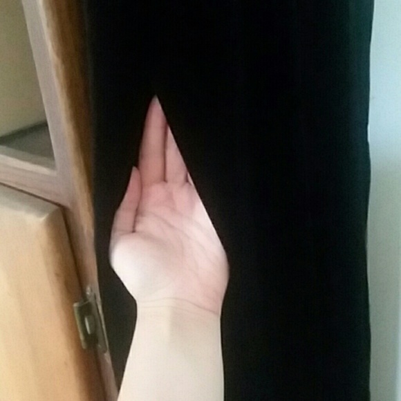 Floor length black gown - Picture 5 of 5